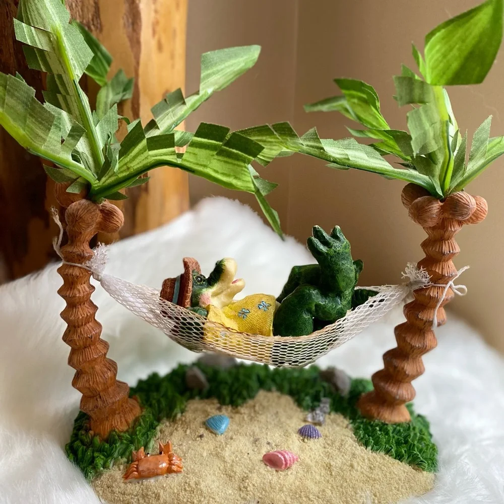 Alligator on a hammock